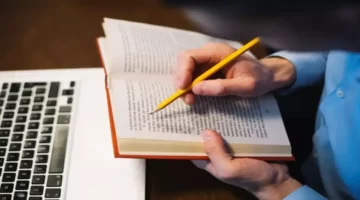 وظائف مترجمين في دبي براتب يصل إلى 6000 درهم ومزايا متعددة