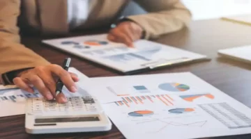 وظائف محاسبين بدبي الخليج التجاري براتب يبدأ من 5500 درهم